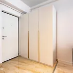 1023 * 布加勒斯特