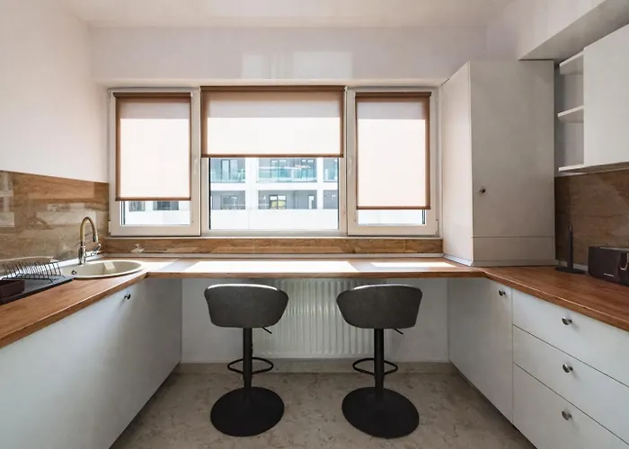 1023 * Бухарест