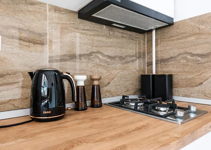 1023 Апартаменти *